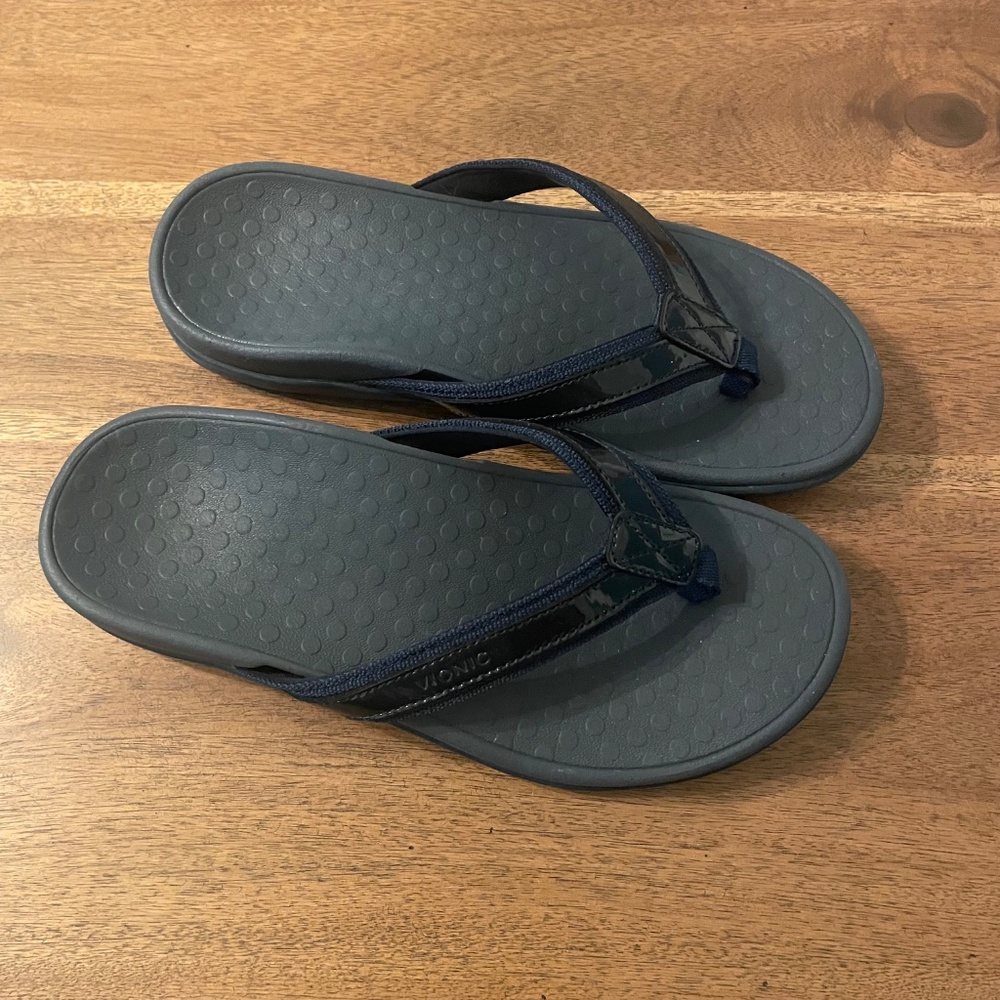 Vionic Navy Flip Flops Size 7 - Picture 6 of 6